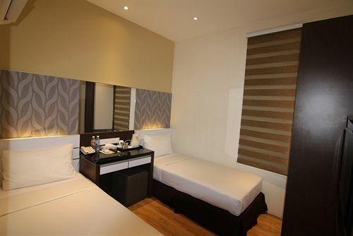 The V Hotel Kuantan Exterior photo